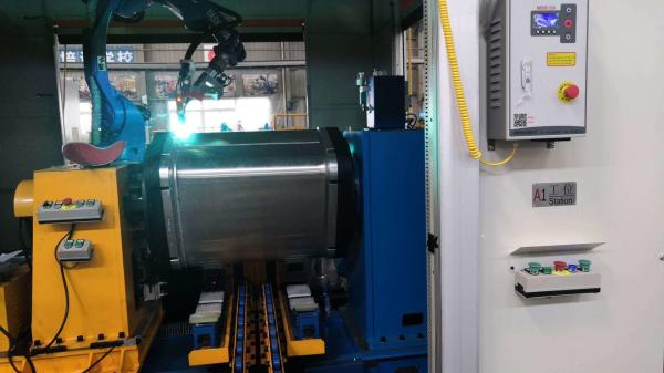 Large Aluminum Heavy Truck Fuel Tank Welding Equipment 1000kg