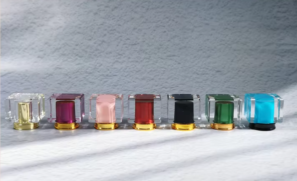 Luxury Perfume Bottle Caps Золотые хромные черные фиолетовые покрытые бутылки