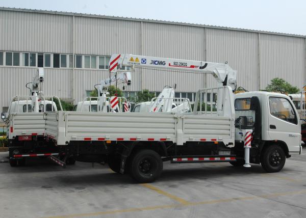 Durable Hydraulic Truck Loader Crane , Boom Truck Crane 3.2 Ton