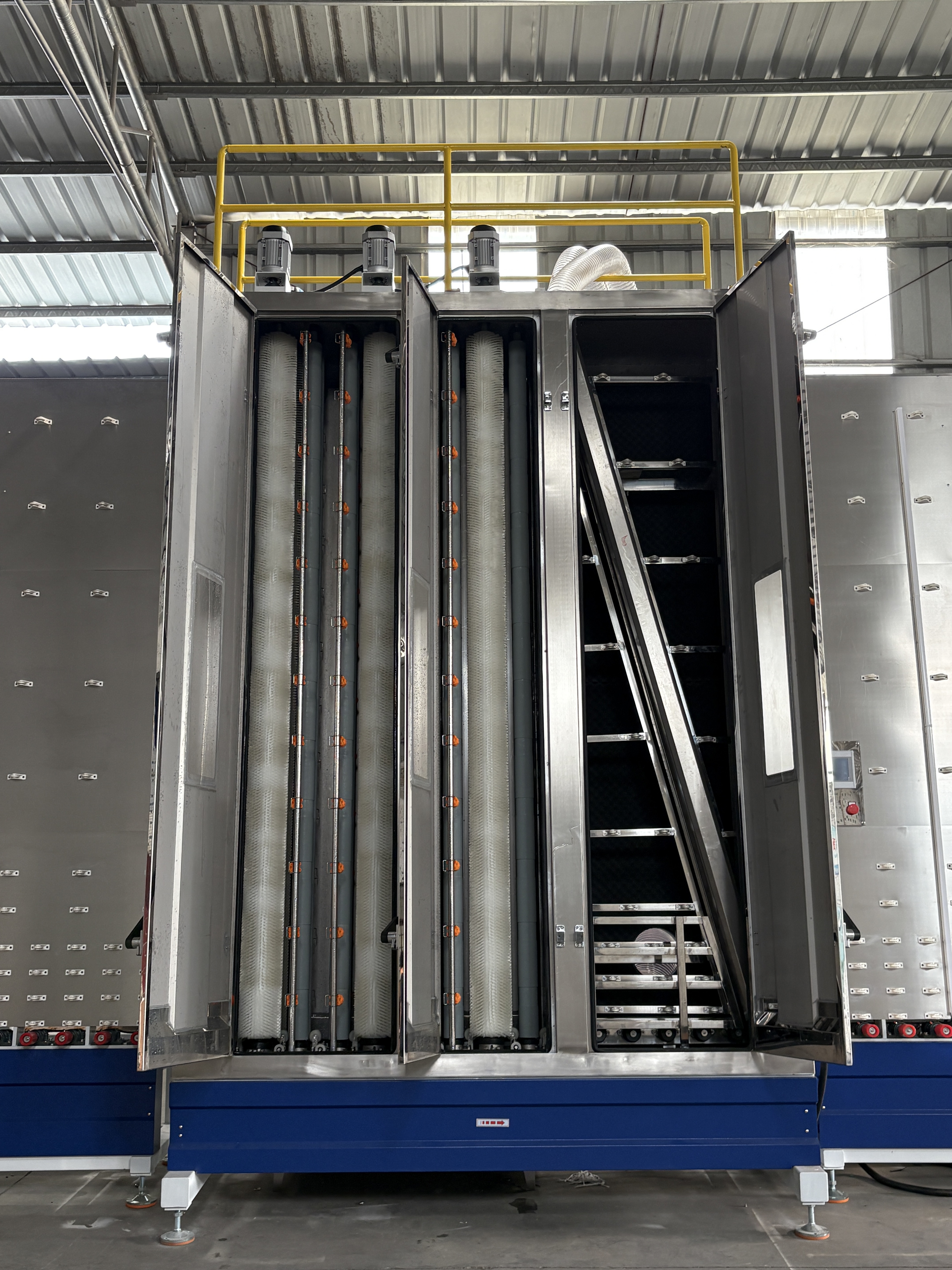 Vertical Glass Washing Machine Constructed from Corrosion Resistant Materials for Extended Service Life