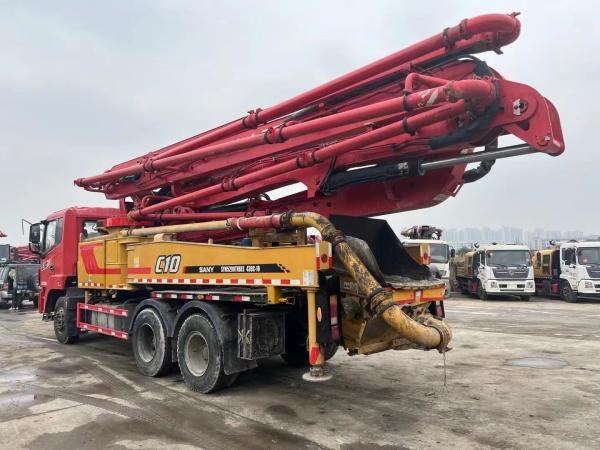 2021 Produit petit camion de pompage de béton avec une portée verticale de 42,5 m et type de cylindre