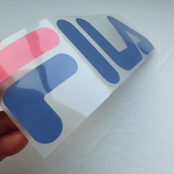 Etiquetas de silicona personalizadas Parches de caucho 3D Transferencia de calor Lavable para prendas de vestir