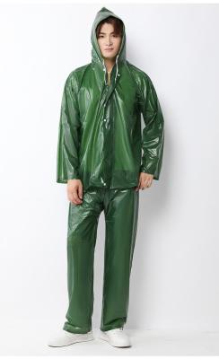 Un manteau de pluie en caoutchouc en PVC, des combinaisons 100% imperméables, un manteau de pluie pour hommes.