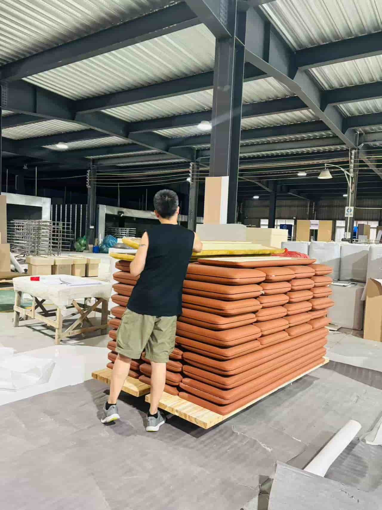 CHENGDU QIANRUI TECHNOLOGY & FURNITURE CO.,LTD