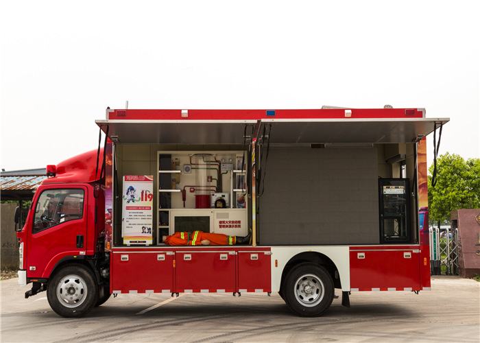 Тележка оборудования огня публикуемости шасси ISUZU с 13 модулями связи наборов