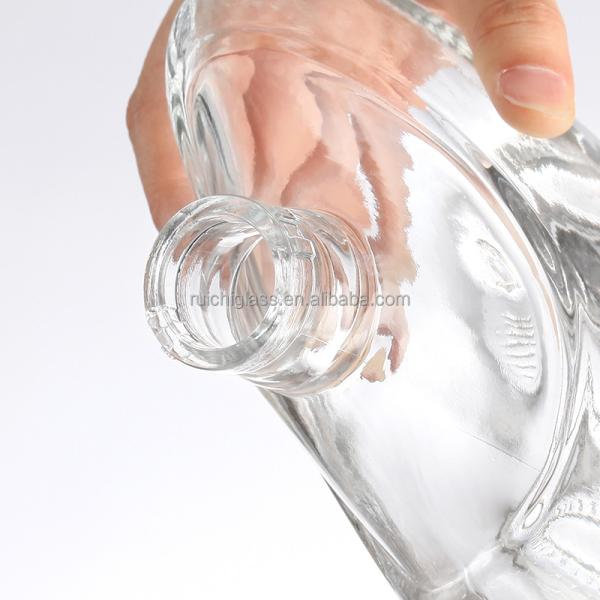 500ml 750ml Glass Bottles for Party Custom Design and Aluminum Plastic PP Collar Material