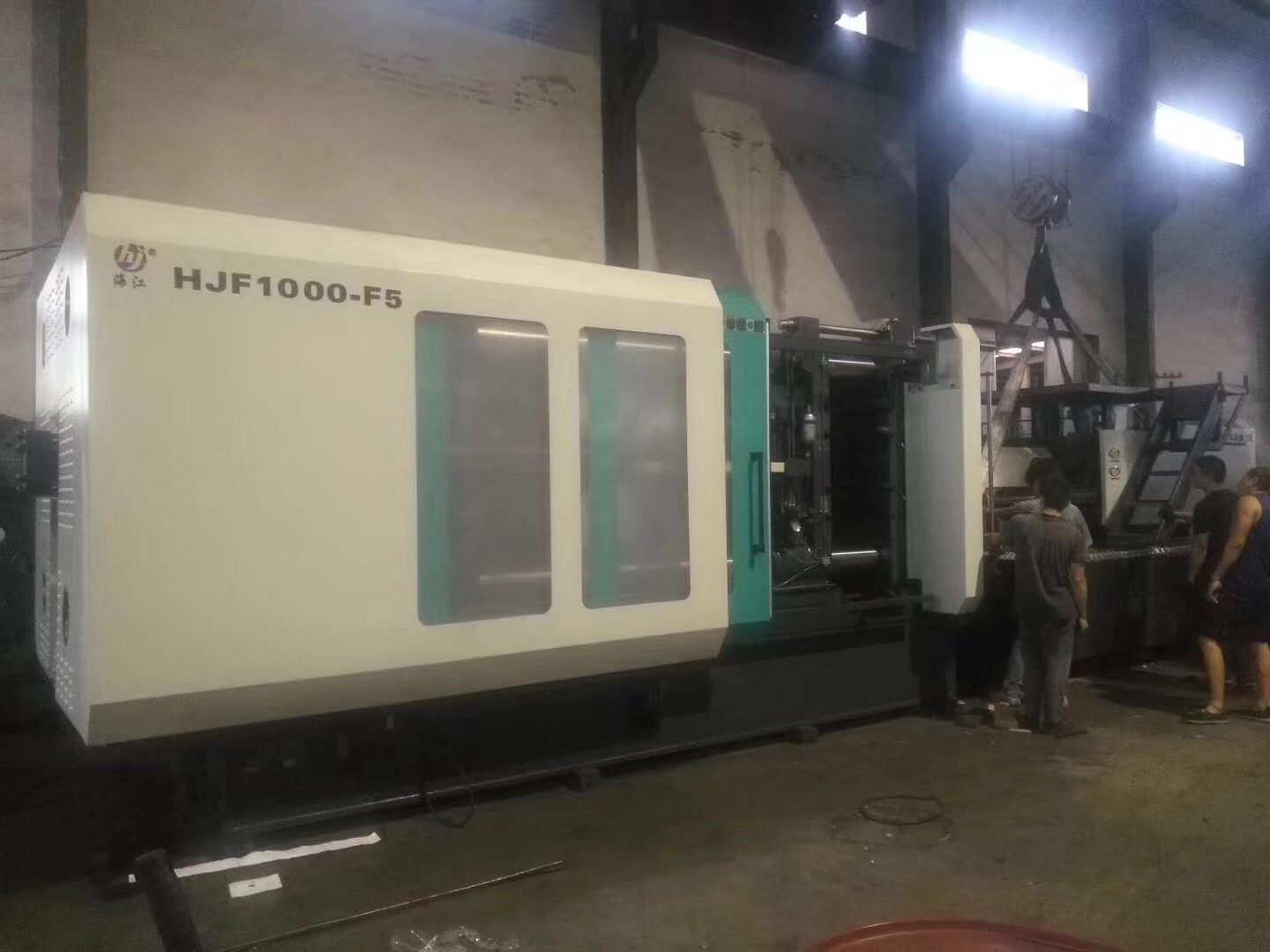 Бутылка с водой машины инжекционного метода литья наивысшей мощности пластиковые/крышка шампуня