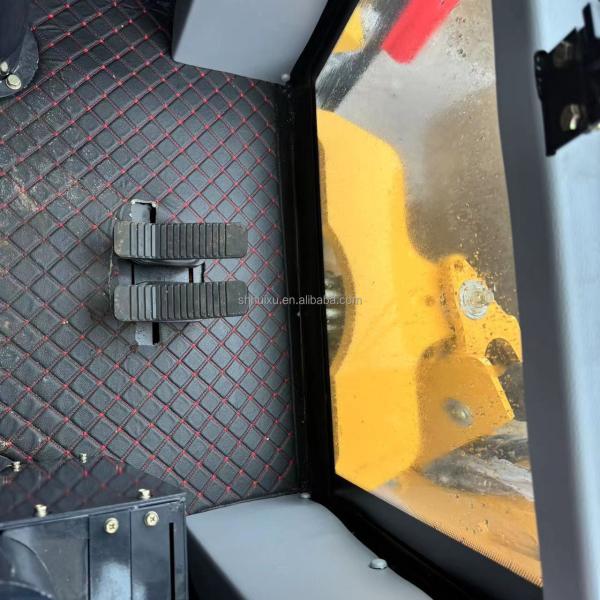 Chargeuse à remorqueuse Cat 420F utilisée pour la construction et l'agriculture
