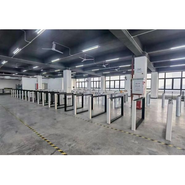 304 Stainless Steel Swing Barrier Turnstile Gate with 5 Million Cycles and 600-900mm Channel Width