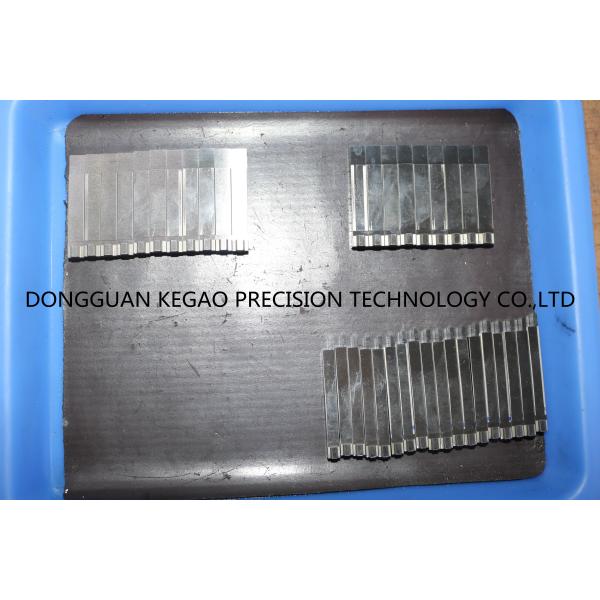 Инжекционный метод литья точности вставки INJ.Side разделяет материальный полировать 8407