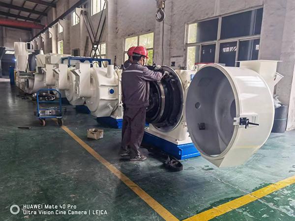 Grande pelota de madeira da madeira da serragem do moinho 4T/H da pelota da capacidade 200kw que faz a máquina do moinho