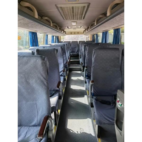 XML6857 33-Seat White Single-Door Diesel Engine And Air-Conditioned Second-Hand Bus