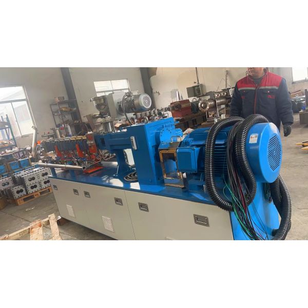 JCD35 type co-rotating parallel twin-screw extruder