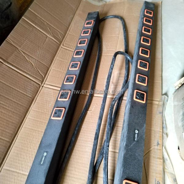 1U Rack Mount PDU with Network Communication and Single Phase AC 32A 100-240V Input