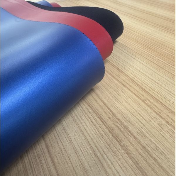 Durable Neoprene Material Smooth Pearlescent Coating Providing Excellent Buoyancy Stretch Low Compression Set for Wetsuits