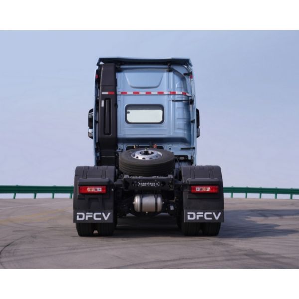 40tons OEM Heavy Duty Tractor Truck For Heavy Cargo Haulage