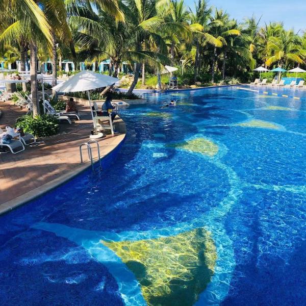 Ультрафиолетовая защита отливки толстых акриловых панелей для семейного бассейна Вилла бассейн