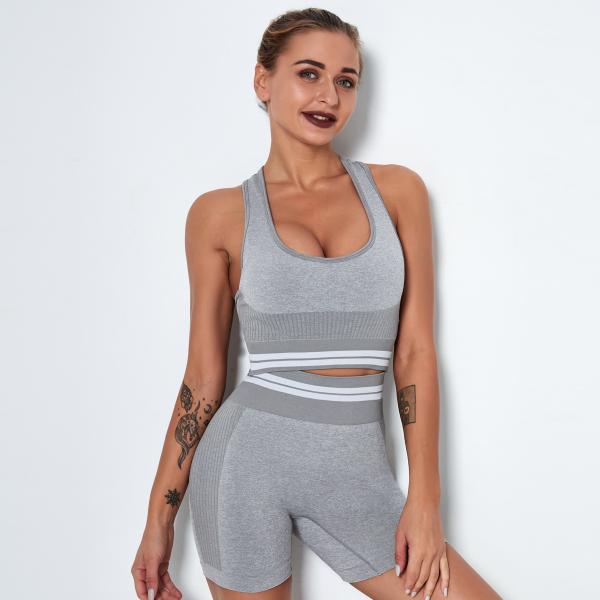 Seamlessly knitted yoga suit fitness exercise suit quick-dry striped bra shorts yoga suit woman