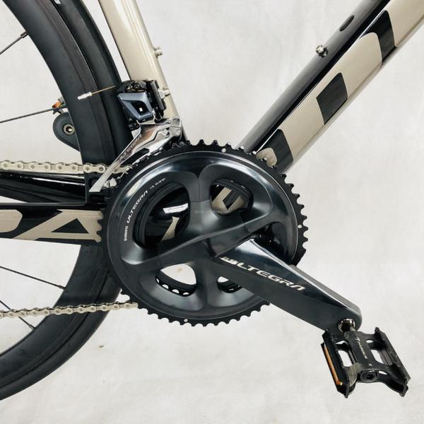 Carbon Fibre Rim Material 22-Speed Shimano ULTEGRA R8000 Aluminum Alloy Stem Race Bike