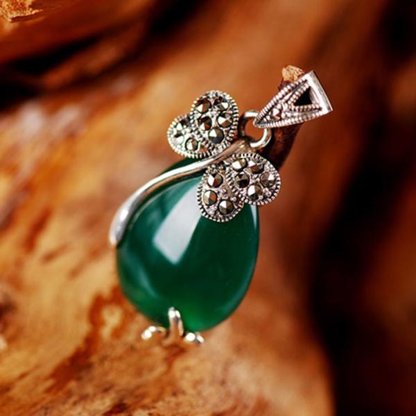 Thail Silver Green Agate and Marcasite Pendant Necklace(N11064GREEN)