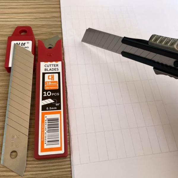 Versatile 18mm SK2 Drywall Utility Blades Silver Finish 0.5 Mm Thickness