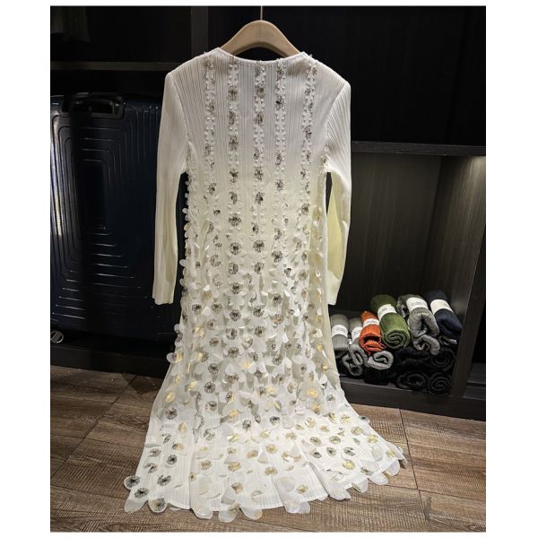 High-End Luxury Short-Sleeved Summer Dress New Gold Stamping Sequin V-Neck Gown Pleated Texture Casual Midi-Length Woven Chiffon