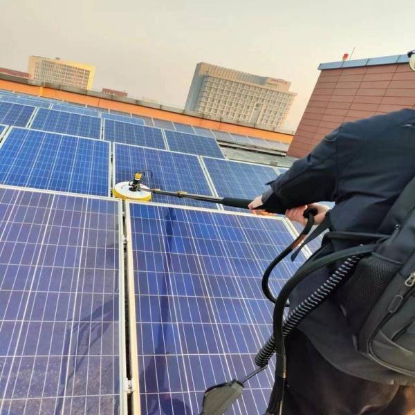 5.5 Meters Water Supply Pole Spin Brush for Solar Panel Cleaning without Surface Damage