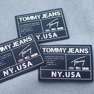 Raised White Logo Taffeta OEKO Custom Neck Labels Silk Printing Silicon
