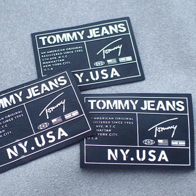 Raised White Logo Taffeta OEKO Custom Neck Labels Silk Printing Silicon