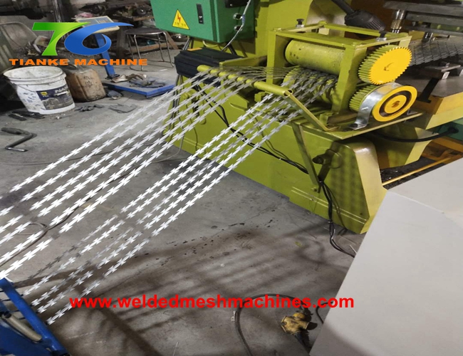 автомат для изготовления колючей проволоки 415V 440V бритвы космоса 48mm ограждая провод делая машину