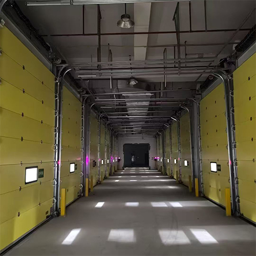 0.2-0.4m/s Compact Industrial Sectional Overhead Door For Chain Store Central Warehouses