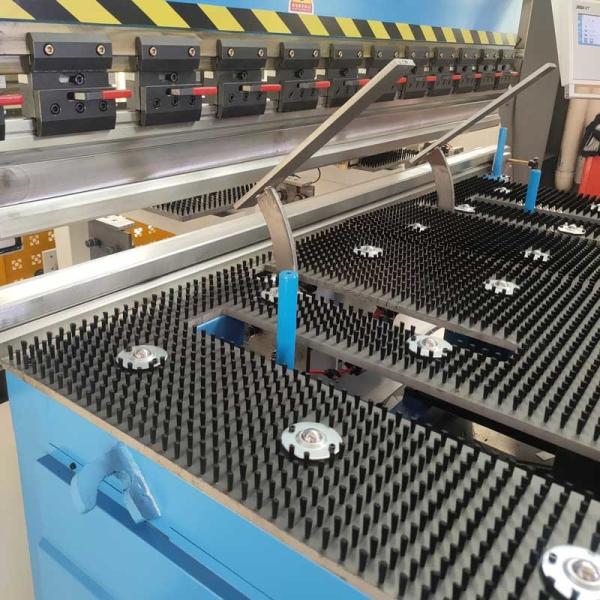 Full Automatic Press Brakes 100T3200MM Hydraulic With Lifting Platform