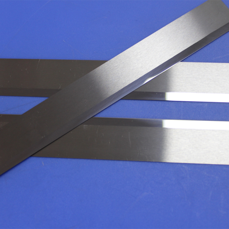 Tungsten Carbide Slitting Knife Blade with 1000°C Operating Temperature 350 MPa High Pressure and 1900 MPa Tensile Strength