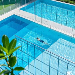 Customizable Durable Stylish Swimming Pool Glass Divider