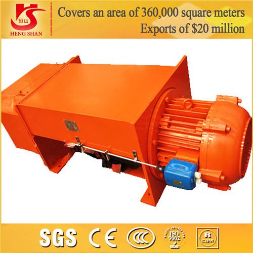 Low headroom compact electric hoist with wire rope