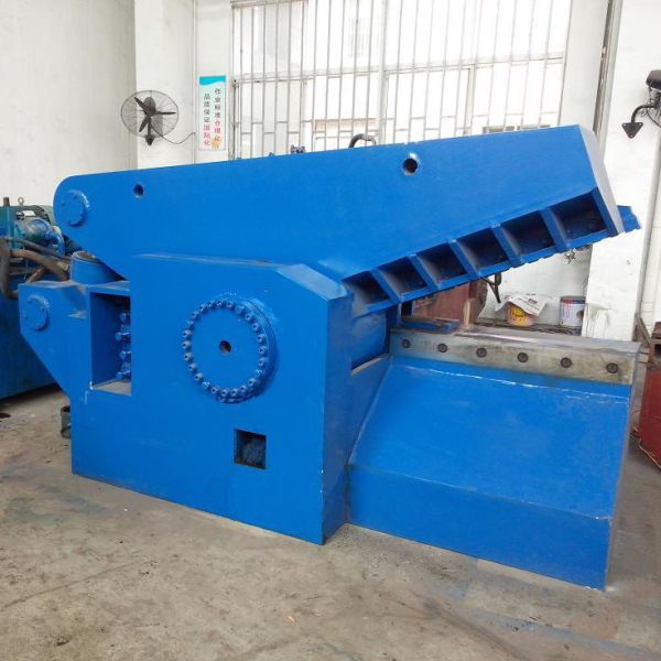 Q43-2500 Hydraulic Alligator Scrap Metal Shear with 2500 kN Cutting Force and 1000 mm Blade Length for Heavy Scrap Processing