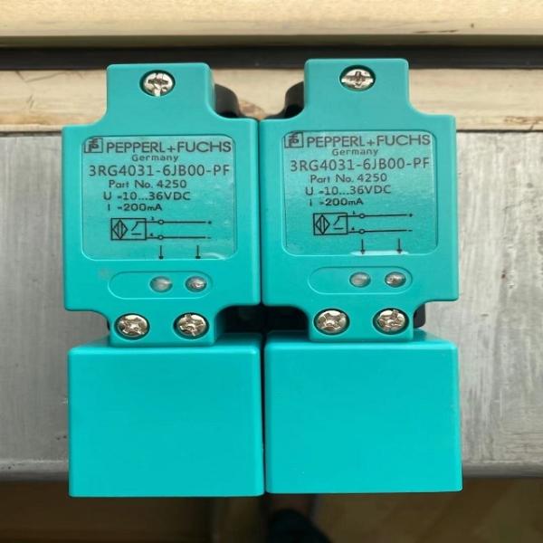 Le détecteur de proximité 3RG4031-6JB00-PF