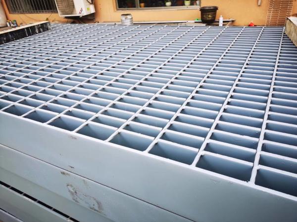 O carbono resistente industrial galvanizou o fornecedor de raspagem composto da barra de aço do metal