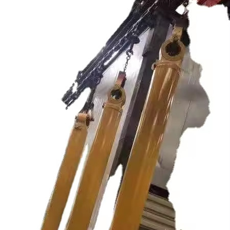 4.5 Cubic Meters Reinforced Rock Bucket with Hydraulic Cylinder Head and Diesel Engine