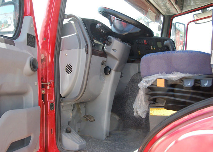 Тележка SINOTRUK HOWO LHD 4X2 Euro2 336HP ZZ4187N3511V трактора