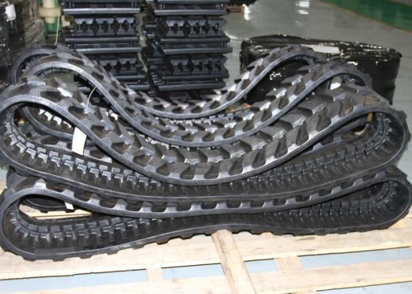 A borracha do carregador da trilha da maquinaria de construção segue 300 * 52,5 * 80 para o caso KOMATSU