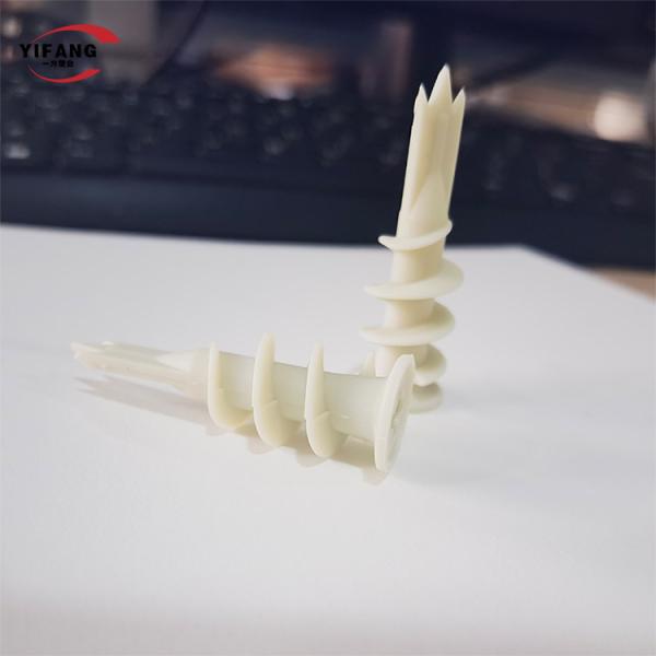 Белые пластиковые рыбы анкеров стены как вставки винта гипсокартона для доски гипса