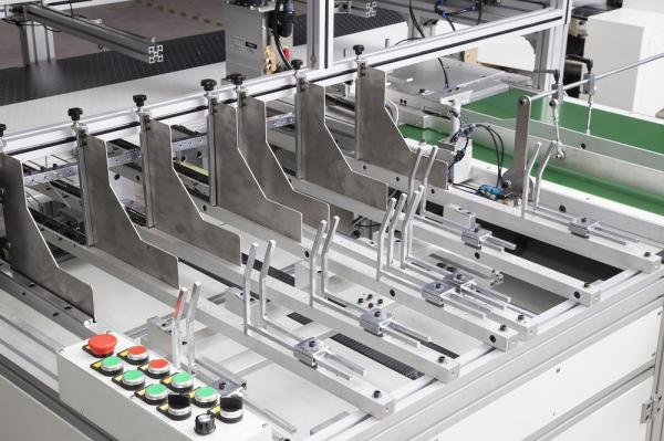 Full Automatic Positioning Gluing Machine / Rigid Box Machine For Gift Box