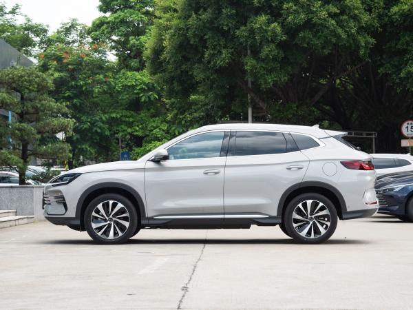 2024 BYD Song Plus FWD Dm-i 150KM Champion 5G Hybrid Electric Vehicle with Leather Seats