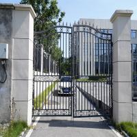 Porte en fer forgé noir moulé 72x96 pour allée