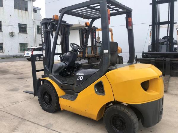 Used Komatsu Forklift 4000 kg 2 Tons 3 Tons 5 Tons Japan ISUZU Engine Performance