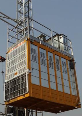 2 toneladas de manutenção fácil da instalação do motor SC200/200 da grua VFC do terreno de construção da carga útil