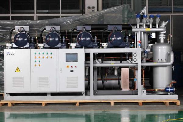 Unidad de condensación de varios compresores con compresores de tornillo