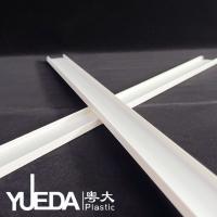 Profiles d'extrusion en plastique écologique Profiles en Pvc blanc flotté pour les armoires de scellage