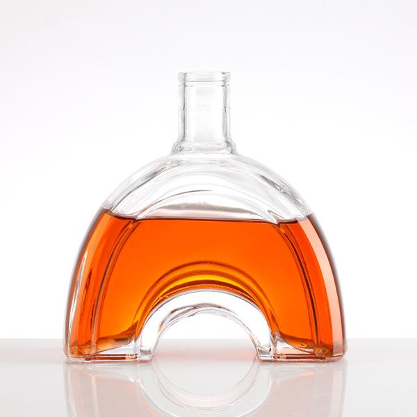 Aluminum Plastic PP Collar Customized Sealing Type 500ml 700ml Whiskey Glass Bottle